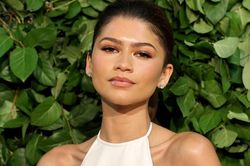 Zendaya được 'gửi vàng' vai ca sĩ Ronnie Spector