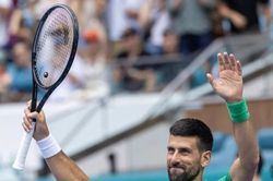 Novak Djokovic vượt qua Grigor Dimitrov, tiến vào chung kết Miami Open 2025