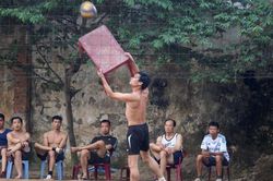 Cuộc sống sau ống kính: Bóng 'bàn' quê tôi