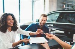 Thuê hay mua xe: Lựa chọn nào tốt hơn?