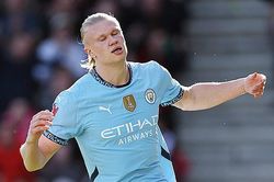 Haaland bị chỉ trích vì đá hỏng phạt đền, Man City bị nghi ngờ tinh thần chiến đấu