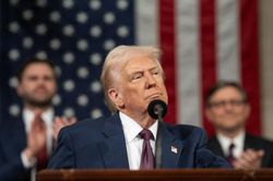 Ông Trump nói Ukraine không thể vào NATO nếu rút khỏi thỏa thuận khoáng sản