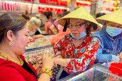 Giá vàng hôm nay 31/3/2025: Giá vàng trong nước và thế giới chờ tiếp một đợt tăng mới tuần này