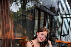 Hot girl Tăng Mỹ Hàn diện mẫu quần siêu ngắn khoe đôi chân dài