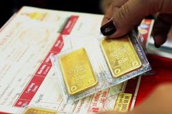 Giá vàng lên cao chưa từng có: Vượt tiếp mốc 102 triệu đồng/lượng