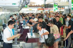 Được nghỉ tối đa 8 ngày nghỉ lễ trong tháng Tư và đầu tháng Năm