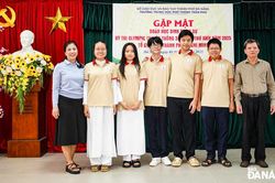 Gặp mặt đoàn học sinh tham dự Kỳ thi Olympic truyền thống 30-4 năm 2025.