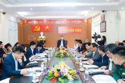 Phó Chủ tịch UBND tỉnh Nghệ An Nguyễn Văn Đệ làm việc về sắp xếp cấp xã, bỏ cấp huyện tại Diễn Châu