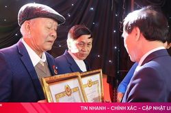 Trao tặng, truy tặng huy hiệu Đảng cho 1.761 đảng viên Hà Tĩnh