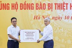 Đảng bộ, chính quyền và nhân dân Thành phố Hồ Chí Minh được đề nghị tặng danh hiệu 'Anh hùng Lao động'