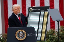 Tin thế giới ngày 3/4: Tổng thống Trump tuyên bố tình trạng khẩn cấp quốc gia, Hungary rút khỏi ICC, Nga tố cáo các thế lực thao túng quan hệ với Mỹ