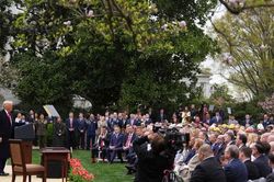 Ông Trump áp thuế mới toàn cầu có thể phản tác dụng với kinh tế Mỹ