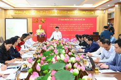 Phó Chủ tịch UBND tỉnh Bùi Đình Long làm việc với huyện Anh Sơn về định hướng sắp xếp đơn vị hành chính