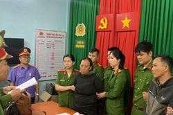 Bắt giam đôi tình nhân làm giả nhiều giấy phép lái xe