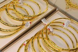 Giá vàng sáng 4/4 giảm 300 nghìn đồng/lượng