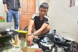 Đột vòm nhà dân trộm tiền tỷ