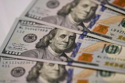 Đồng USD phục hồi sau cú trượt dài
