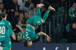 Barcelona vs Betis: Điệu samba của Antony