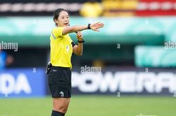 Sự may mắn khó tin của U17 Việt Nam trước Úc; Nữ trọng tài Hàn Quốc cực xinh bắt trận U17 Việt Nam vs Australia