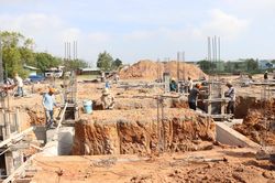 Đầu tư thêm các trạm trung chuyển rác hiện đại