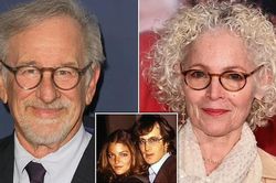 Mối quan hệ đặc biệt giữa Steven Spielberg và vợ cũ sau vụ ly hôn 100 triệu USD