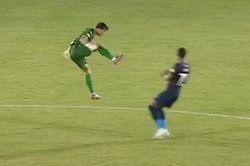 Bùi Tiến Dũng bỏ khung thành khiến Đà Nẵng suýt trả giá