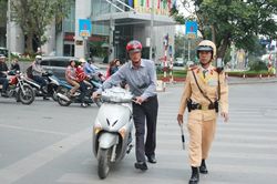 Chuyển biến tích cực khi quyết liệt xử lý vi phạm an toàn giao thông