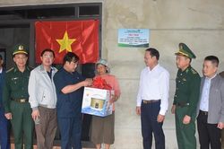 Thêm 300 hộ nghèo ở khu vực biên giới Điện Biên có nhà mới