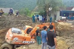 Nạo vét giếng, 3 người bị đất đá vùi lấp tử vong