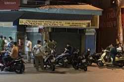 Cự cãi giữa đường, người đàn ông đi Vespa bị đâm tử vong