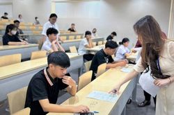 Tuyển sinh đại học năm 2025: Rối với quy đổi điểm