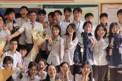 Những giáo viên đóng 'nhiều vai' ở trường học