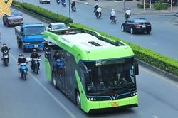 Hà Nội xem xét chuyển đổi, phát triển xe buýt điện