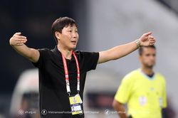 HLV Kim Sang-sik dẫn dắt đội 'Các ngôi sao Đông Nam Á' thi đấu với CLB Manchester United