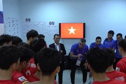 Khoảnh khắc thày trò U17 Việt Nam đẩy tinh thần lên cực đại, quyết giành vé dự World Cup