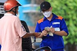 Giá xăng dầu giảm xuống mức thấp nhất 4 năm qua