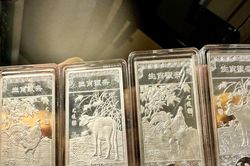 Giá bạc hôm nay 10/4/2025: Đồng loạt tăng mạnh