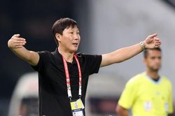 Phản ứng của HLV Kim Sang Sik khi sắp dẫn dắt Supachok