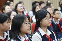 Hà Nội giao 79.740 chỉ tiêu tuyển sinh lớp 10 cho các trường công lập
