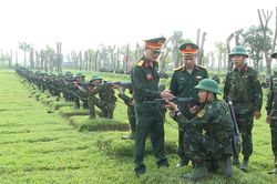 Chiến sĩ mới Quân khu 4 tự tin luyện giỏi, rèn nghiêm