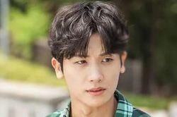 Park Hyung Sik giữ vững ngôi đầu về thương hiệu diễn viên ngôi sao