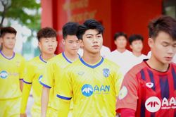 Hậu vệ U19 Sông Lam Nghệ An và những cú ném biên 'đặc dị'