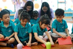 Học sinh THPT Hà Nội dạy trẻ chăm sóc sức khỏe qua những trò chơi