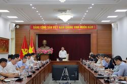 Phải coi công tác hoàn thiện thể chế là nhiệm vụ trọng tâm, tạo đột phá