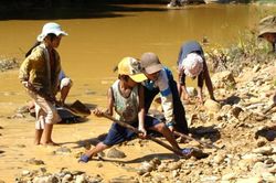 Những điều cần biết về sử dụng lao động trẻ em