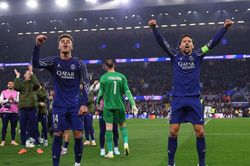 Aston Villa ngược dòng giành thắng lợi nhưng vẫn không thể ngăn PSG vào bán kết Cúp C1