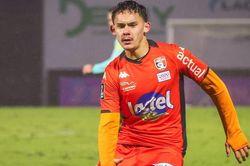 Tiền đạo Việt kiều có dấu ấn lớn đầu tiên tại Ligue 2, sẵn sàng chờ cuộc gọi từ HLV Kim Sang Sik