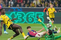 Sao Dortmund lập hat-trick, Barcelona hú vía vào bán kết Cúp C1