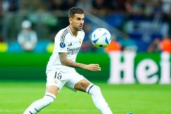 Dani Ceballos: Mũi giáo và tấm khiên của Real Madrid