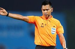Trọng tài Thái Lan và Malaysia 'lấn sân' V-League, kịch tính tăng cao